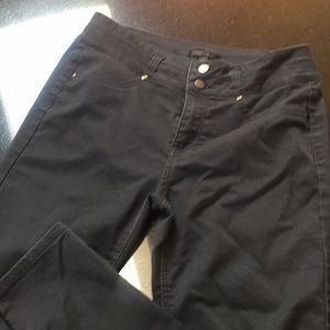 Skinny straight legs pants